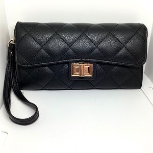 $35 Malibu Skye Tanya Wristlet Wallet in Black - NWT